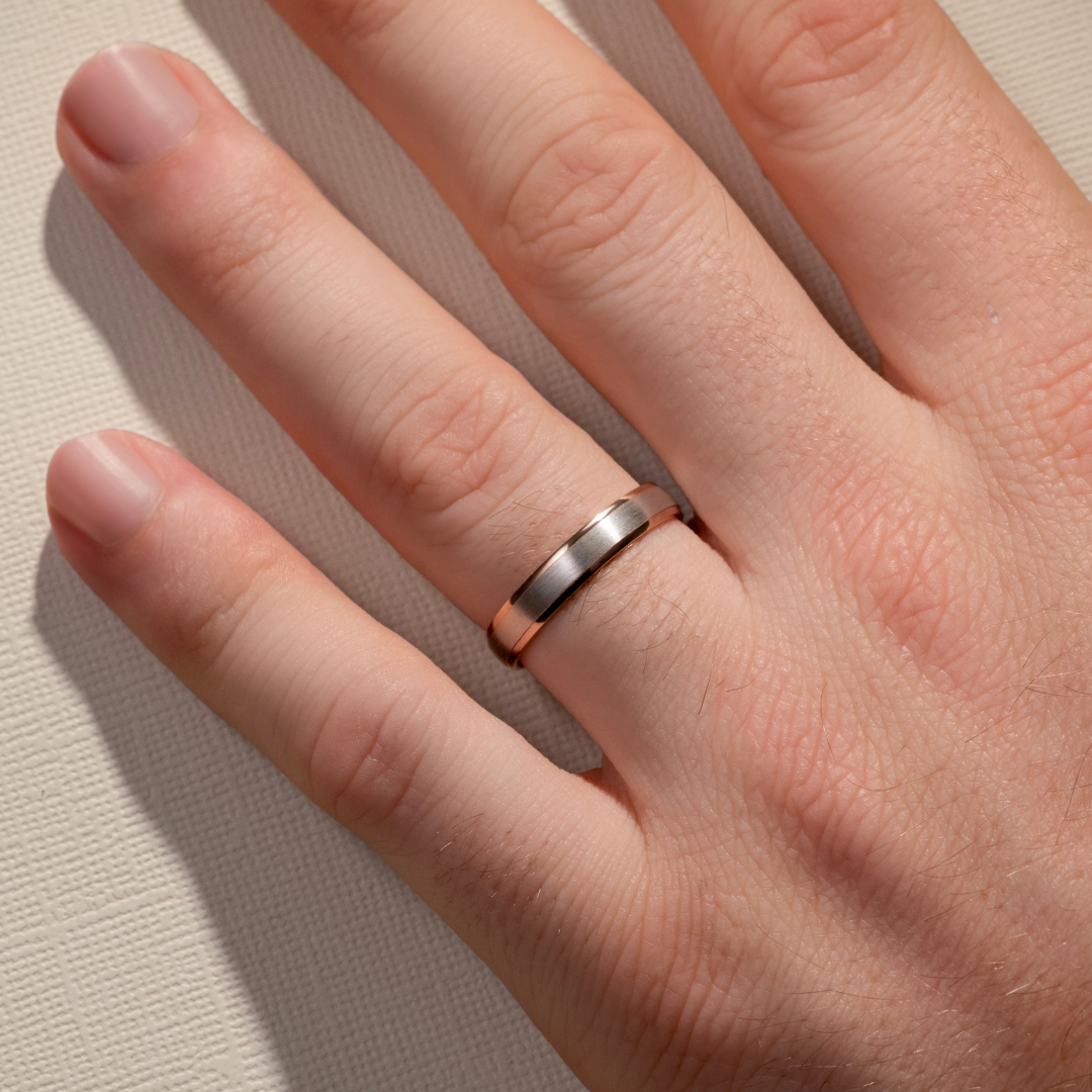7.00MM Two Tone Low Half Round Band w/ Centre Detail & Brush Sides ...